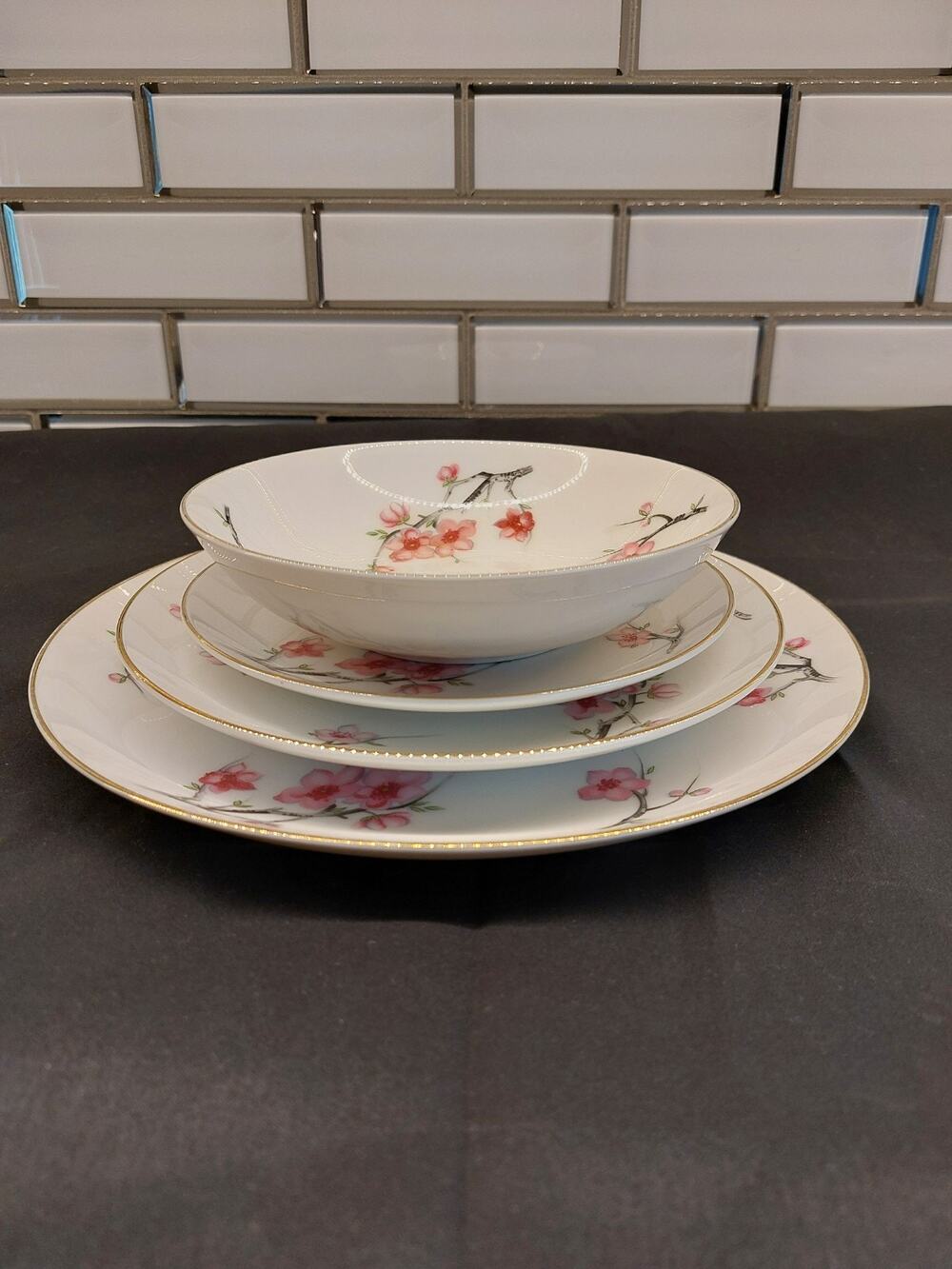 Vintage DIAMOND China~CHERRY BLOSSOM~Gold Trim~4 pieces (Bowl, 3 Plates)
